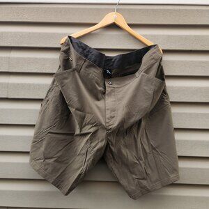 Kuhl Brown Renegade Cargo Fishing Outdoor Hiking Short Mens Size 42